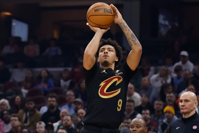 开云体育官方网站-不断抢下前场篮板，骑士替补后场在这方面的能力确实是相当突出？